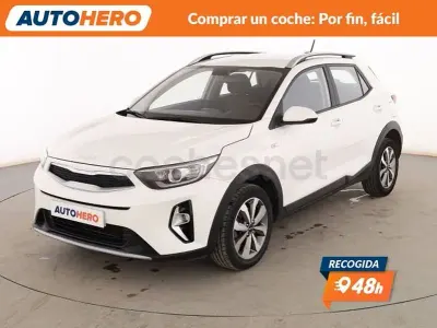 Usado Kia Stonic 84 CV (61 kW) 2023 Blanco SUV
