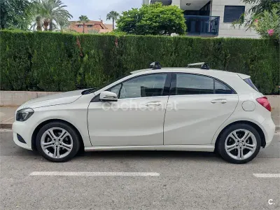 Usado Mercedes A180 Urban 109 CV (80 kW) 2015 Blanco Utilitario