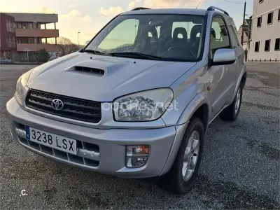 Usado Toyota RAV4 Luna 116 CV (85 kW) 2002 Gris / plata SUV