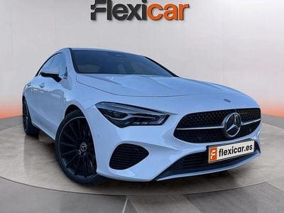 Usado Mercedes CLA180 136 CV (100 kW) 2024 Blanco Berlina