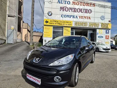 Usado Peugeot 207 90 CV (66 kW) 2007 Negro Berlina