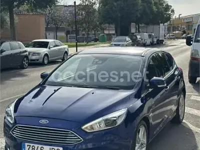 Usado Ford Focus Titanium 115 CV (84 kW) 2014 Azul Berlina