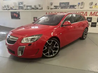 Usado Opel Insignia OPC 325 CV (239 kW) 2010 Rojo Familiar