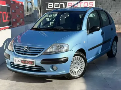 Usado Citroën C3 Exclusive 68 CV (50 kW) 2004 Azul Utilitario