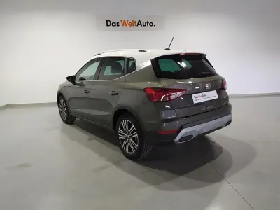 Usado Seat Arona Xperience 115 CV (84 kW) 2025 Gris SUV