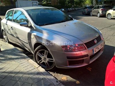 Gris / plata Usado 2004 Fiat Stilo Dynamic Berlina | 1800 € (Precio justo)