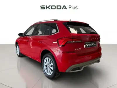 Usado Skoda Kamiq Ambition 110 CV (80 kW) 2022 Rojo SUV