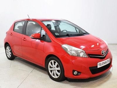 Usado Toyota Yaris City 90 CV (66 kW) 2013 Rojo Utilitario