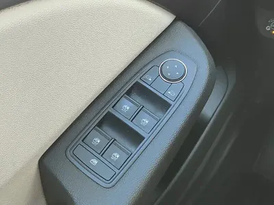 Usado Renault Clio V Techno 100 CV (73 kW) 2023 Gris Berlina