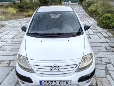 Usado Citroën C3 70 CV (51 kW) 2004 Blanco Berlina