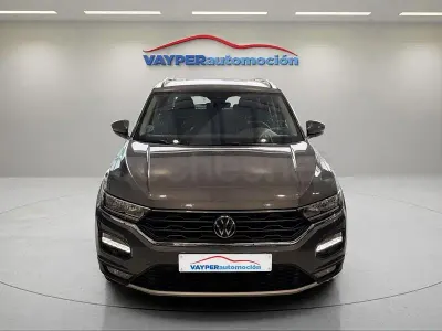 Usado VW T-Roc Advance 150 CV (110 kW) 2022 Gris / plata SUV