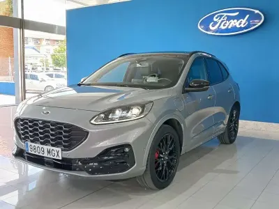 Usado Ford Kuga ST-Line X 224 CV (164 kW) 2023 Plateado SUV