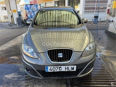Usado Seat Altea XL Style 140 CV (102 kW) 2012 Gris / plata Monovolumen