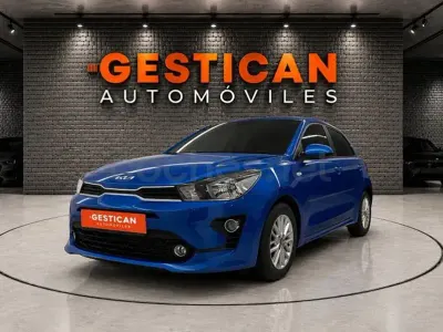 Usado Kia Rio 84 CV (61 kW) 2023 Azul Berlina