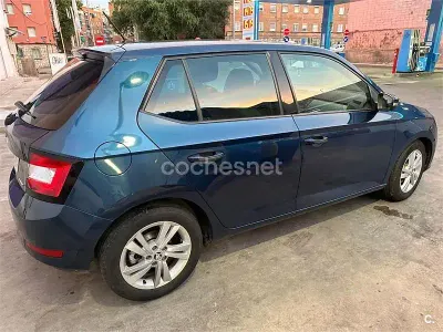 Usado Skoda Fabia Ambition 95 CV (69 kW) 2021 Negro Utilitario