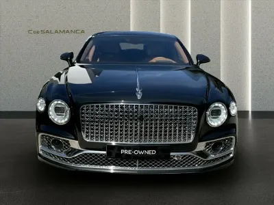 Usado Bentley Flying Spur 550 CV (404 kW) 2021 Verde Berlina