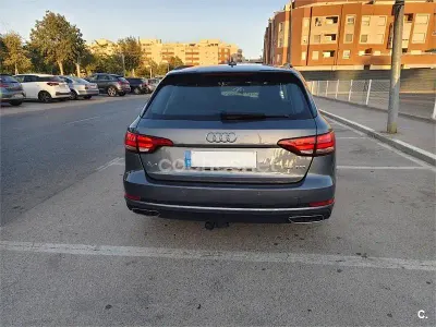 Usado Audi A4 150 CV (110 kW) 2019 Gris / plata Familiar