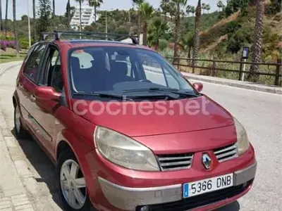 Usado Renault Scenic E-Tech Exception 120 CV (88 kW) 2005 Rojo Monovolumen