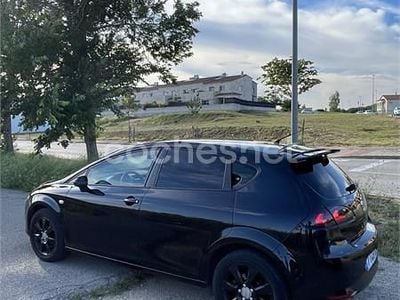 Usado Seat Leon Ecomotive 105 CV (77 kW) 2008 Negro Utilitario