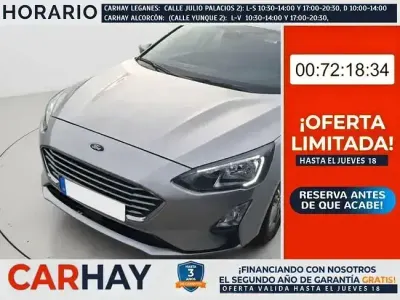Usado Ford Focus Trend 125 CV (91 kW) 2021 Gris / plata Berlina