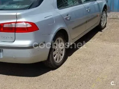 Usado Renault Laguna II Expression 120 CV (88 kW) 2002 Blanco Berlina