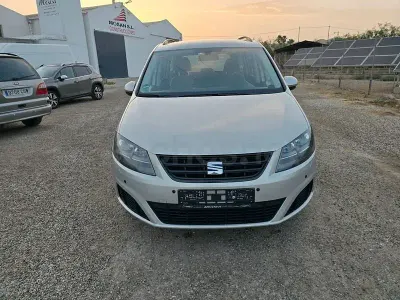 Usado Seat Alhambra Reference 140 CV (102 kW) 2011 Gris / plata Monovolumen