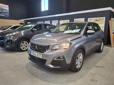 Usado Peugeot 3008 Allure 130 CV (95 kW) 2019 Gris / plata SUV