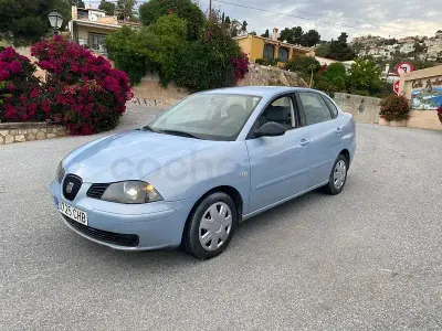 Usado Seat Cordoba Stella 100 CV (73 kW) 2003 Azul Berlina