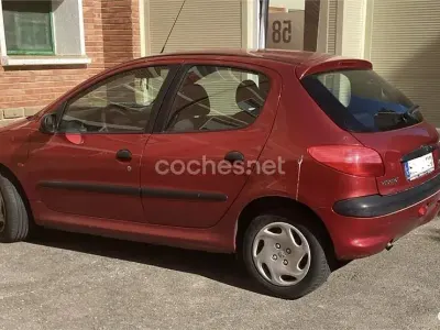 Käytetty Peugeot 206 70 HP (51 kW) 1999 Oranssi Viistoperä