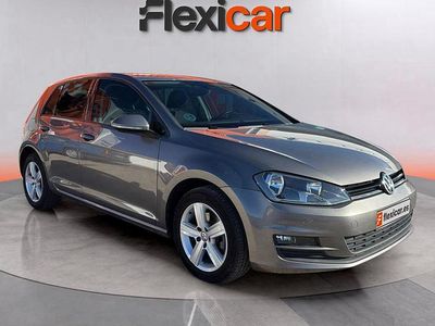 Gris Usado 2017 VW Golf Advance Berlina | 12.790 € (Buen precio)