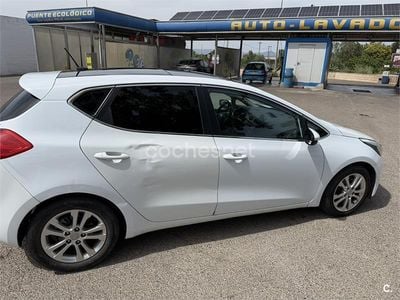 Usado Kia Ceed GT 128 HP (94 kW) 2014 Branco Sedan