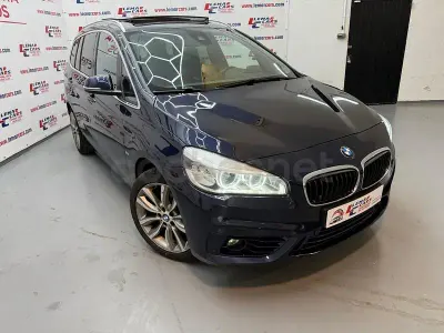 Käytetty BMW 218 Sport Line 136 HP (100 kW) 2016 Sininen Farmari