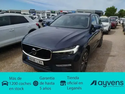 Käytetty Volvo XC60 Momentum 197 HP (144 kW) 2021 Sininen Katumaasturi