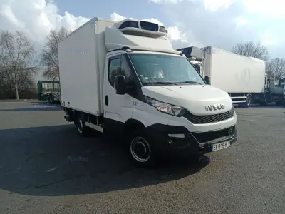 Usado Iveco Daily 126 CV (92 kW) 2016 Blanco Van