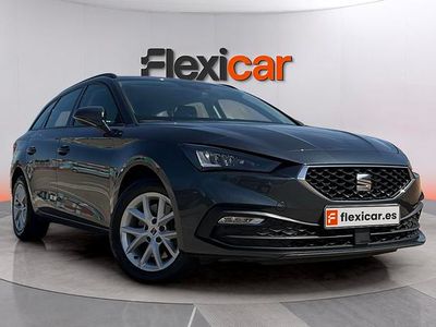 Usado Seat Leon Style 150 CV (110 kW) 2022 Gris Familiar