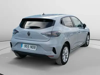 Usado Renault Clio Evolution 101 CV (74 kW) 2025 Gris Utilitario