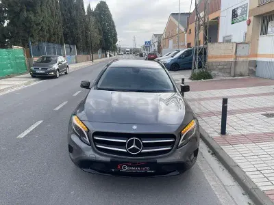 Usado Mercedes GLA200 Style 136 CV (100 kW) 2015 Gris / plata SUV