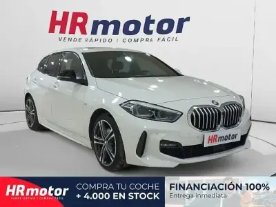 Usado BMW 118 Shadowline 136 CV (100 kW) 2023 Blanco Utilitario