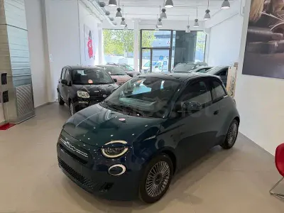 Nuevo Fiat 500 65 CV (47 kW) 2026 Azul Berlina