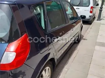 Usado Renault Scénic II Dynamique 130 CV (95 kW) 2007 Azul Monovolumen