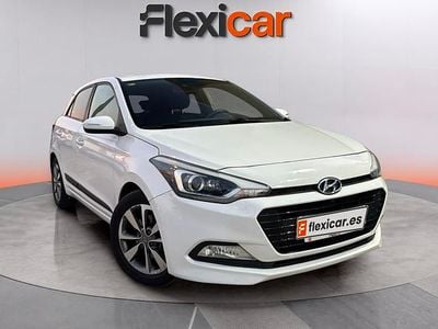 Usado Hyundai i20 100 CV (73 kW) 2018 Blanco Utilitario