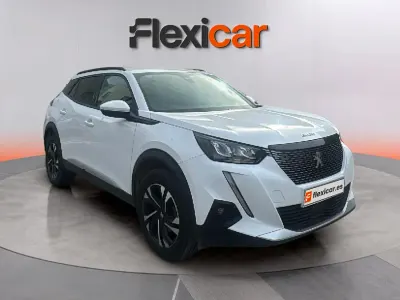 Używany Peugeot 2008 Allure 110 KM (80 kW) 2021 Biały SUV