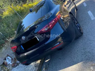 Usado Alfa Romeo Giulia Executive 200 CV (147 kW) 2019 Negro Berlina