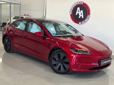 Usado Tesla Model 3 RWD 223 kW (304 CV) 2025 Granate Berlina