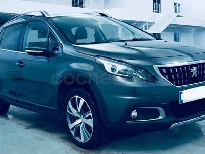 Usado Peugeot 2008 Allure 120 CV (88 kW) 2017 Gris / plata SUV