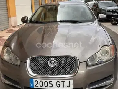 Usado Jaguar XF Luxury 240 CV (176 kW) 2010 Gris / plata Berlina