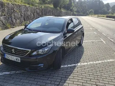 Usado Peugeot 308 Active 130 CV (95 kW) 2017 Negro Berlina