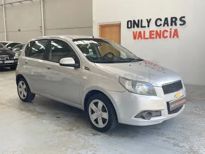 Usado Chevrolet Aveo LS 86 CV (63 kW) 2012 Gris / plata Berlina