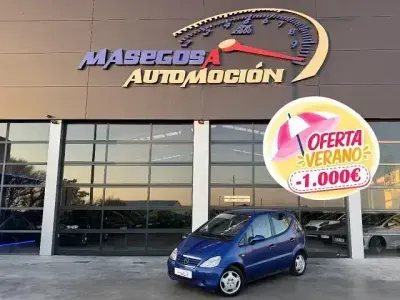 Usado Mercedes A170 90 CV (66 kW) 1999 Azul Utilitario