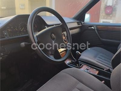 Usado Mercedes E300 231 CV (169 kW) 1992 Granate Berlina
